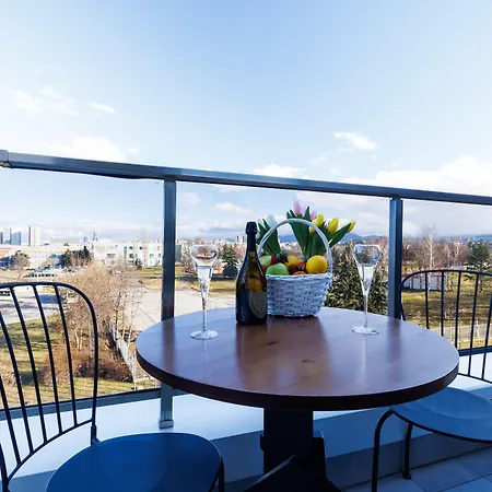 Aparthotel Avenue - Free Parking *