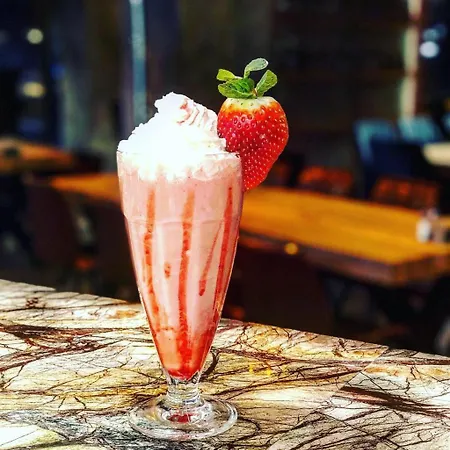 Aparthotel Avenue - Free Parking