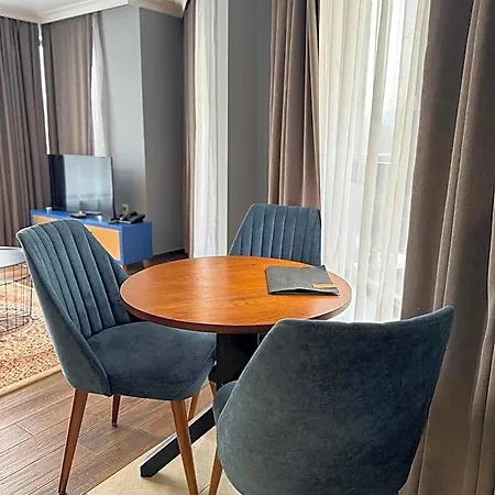 Avenue Aparthotel