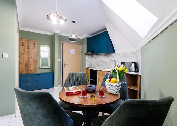 Avenue - Free Parking *