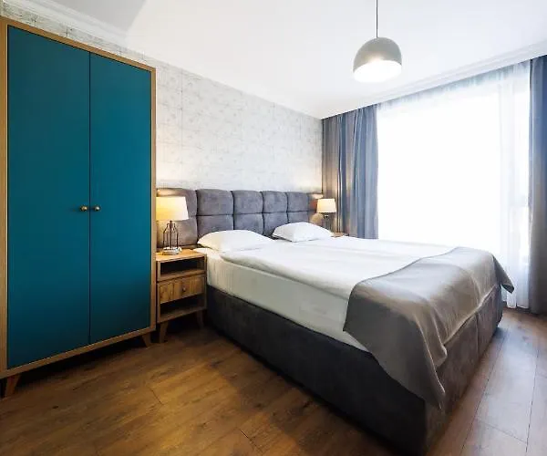 Aparthotel Avenue - Free Parking