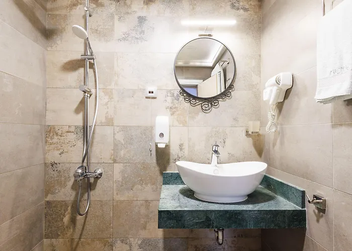 Avenue - Free Parking Aparthotel *