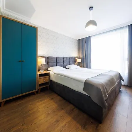 Aparthotel Avenue - Free Parking