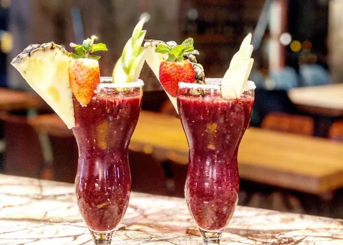 Avenue - Free Parking